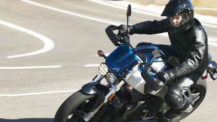 Buell Lightning CityX XB9SX Side Pose on Road